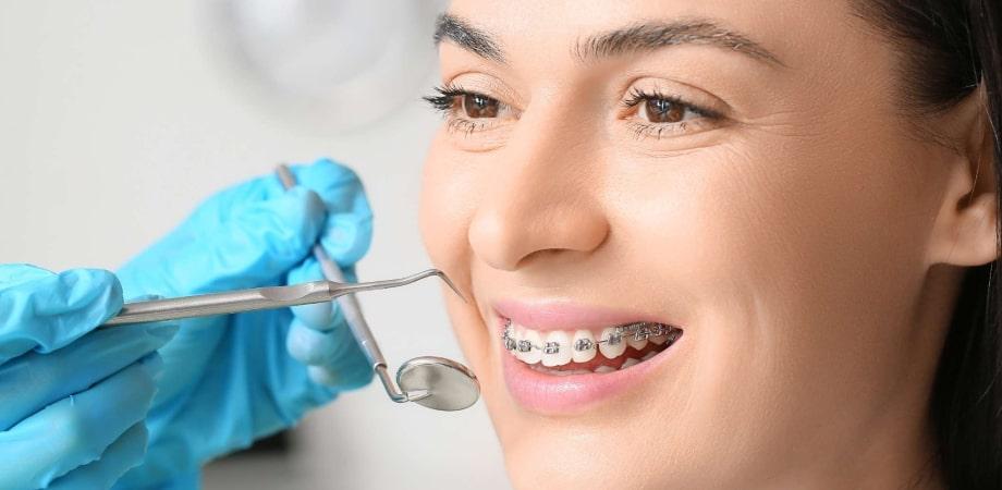 Antalya Ortodonti Uzmanından Velilere: Retansiyon Dönemi ve Dişlerin Korunması.